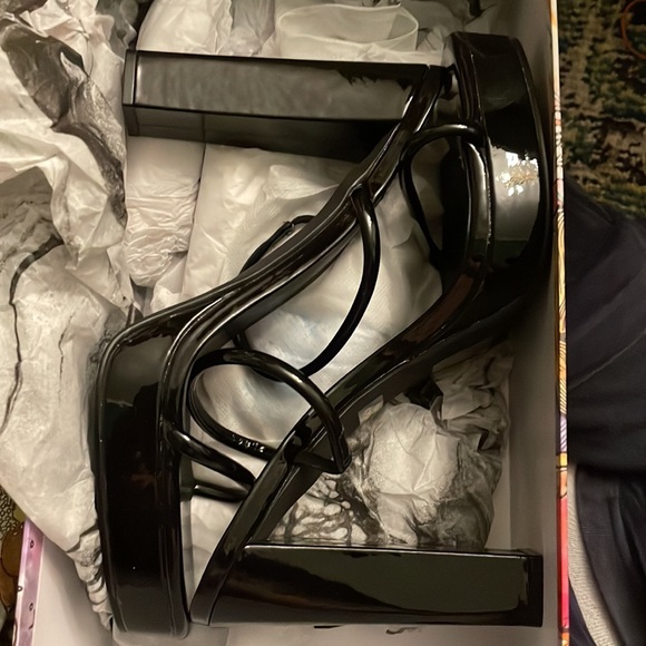 Revolve Jeffrey Campbell Spritzy Heel in Black Patent leather - Picture 3 of 5